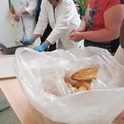 Action à la cantine : pesée du pain gaspillé Image 1